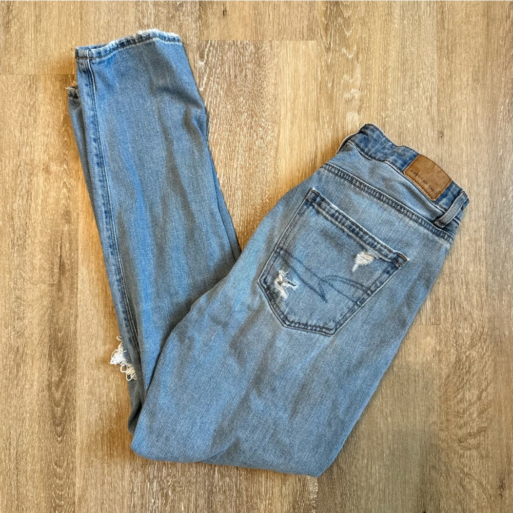 American Eagle Outfitters Distressed Blue Women's Straight Leg Mom Jeans